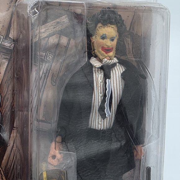 NECA Texas Chainsaw Massacre Leatherface Pretty Lady Mask Clothed Action Figure - Picture 4 of 8